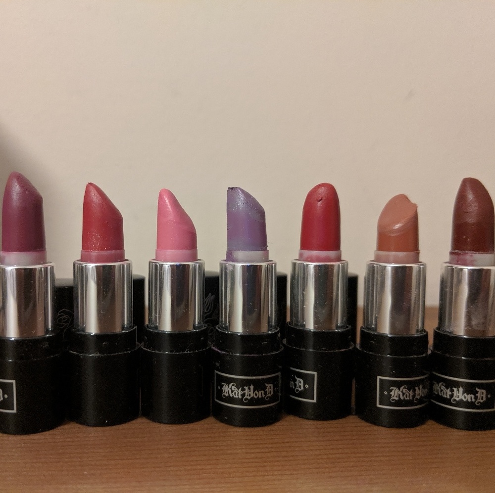 7 pre-loved Kat Von D lipsticks 💄💋